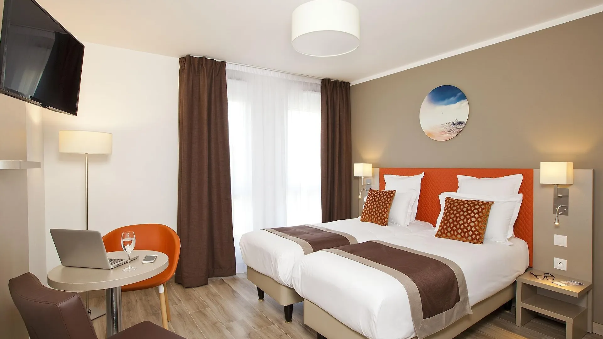 Residhome Paris Rosa Parks 3*,  France